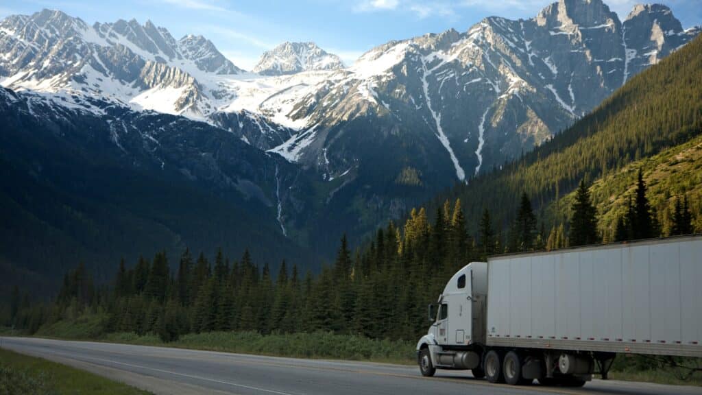 Best (and Worst) Seasons to Move in Colorado